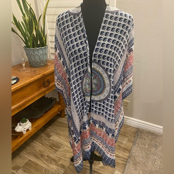 Tops - Woven heart boho elephant print kimono size large